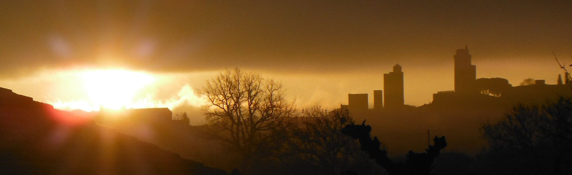 Die Türme von San Gimignano bei Sonnenuntergang