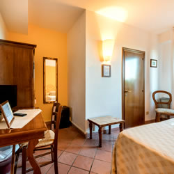 Habitaciones con desayuno en Hotel San Gimignano