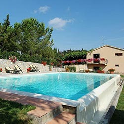 Hôtel avec la piscine à San Gimignano