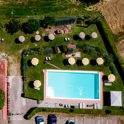 Hotel with swimming pool in San Gimignano