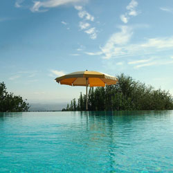 Hôtel avec la piscine à San Gimignano
