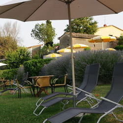 Hôtel avec la piscine à San Gimignano